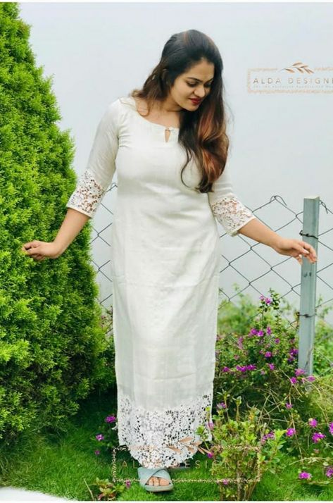 Plain Kurti Designs, Customized Clothes, Plain Kurti, Long Blouse Designs, Indian Kurti Designs, Simple Frocks, Churidar Designs, Anarkali Dress Pattern, Kurta Style