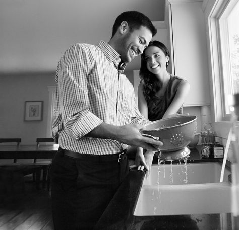 Kitchen Romance Cooking Together, Man Cooking For Wife, Men Who Cook, Chef Husband, Men Cooking, Relationship Vision Board, Man Cooking, What's True Love, Cooking Chocolate