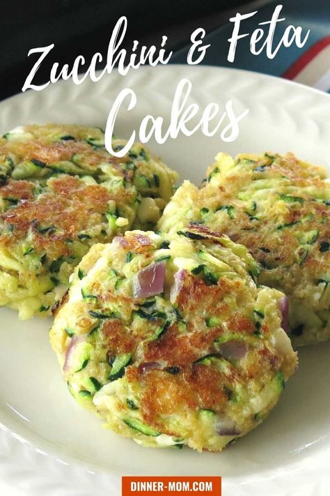 Fast and easy fried Zucchini Cakes have 5 ingredients and are ready in under 30 minutes! It's the perfect recipe to enjoy summer zucchini. Perfect for dinner or as an appetizer. Zucchini Cakes, Zucchini Cakes Recipe, Cakes Easy, Yummy Veggies, Zucchini Boats, Easy Zucchini, Resep Diet, Zucchini Cake, Recipes Vegetables