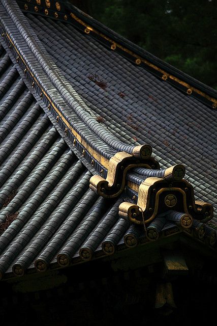 Japanese Roof Tiling Japanese Places, Japanese Roof, Traditional Japanese Architecture, Japan Architecture, Japanese Temple, Asian Architecture, Roof Detail, Chinese Architecture, Japanese Architecture