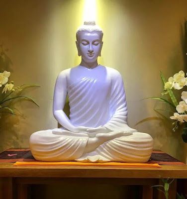 God Gautam Buddha Photos Buddah Images, Gautam Buddha Image, Buddhist Home, Gautam Buddha Quotes, Buddha Statue Decor, Buddha Altar, Buddha Pictures, Buddhism Beliefs, Buddha Wallpaper