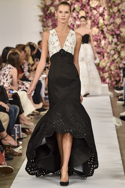 Black And White Dress, Black White Fashion, Gorgeous Gowns, 2015 Fashion, Elie Saab, White Fashion, Beautiful Gowns, Dream Dress, New York Fashion Week