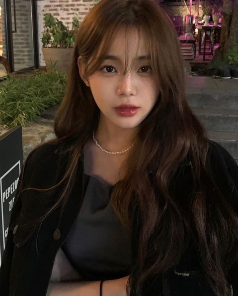 Brown Hair Korean, Korean Bangs Hairstyle, Nails Selfie, Cast Au, California Hair, Ulzzang Hair, Medium Long Haircuts, Ulzzang Aesthetic, Korean Haircut