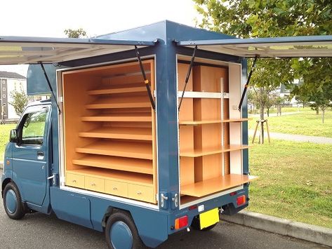 Shop On Wheels Ideas, Mobile Retail Trailer, Mobile Gift Shop, Retail Trailer, Store On Wheels, Mobile Kiosk, Horse Box Conversion, Truck Store, Trailer Shop