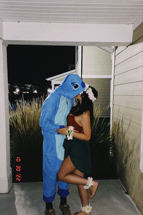 lilo and stitch couples costume i did this year! Halloween Poses, Costume Couples, Couples Stuff, Halloween Post, Couple Costumes, Couples Costume, Lilo Y Stitch, Bf Gf, Look Into My Eyes