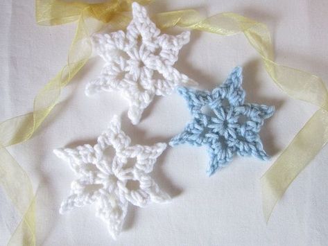 Free Crochet Snowflake Patterns, Crochet Christmas Ornaments Free Pattern, Crochet Star Patterns, Crochet Christmas Ornaments Free, Crochet Snowflake, Crochet Ornament Patterns, Snowflake Patterns, Simple Snowflake, Crochet Snowflake Pattern