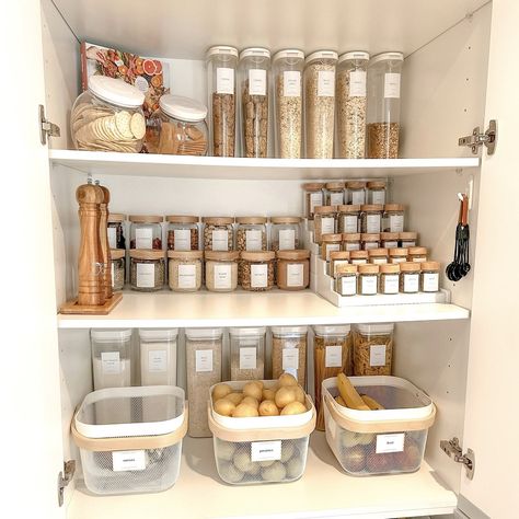 Explore 26 Organized Kitchen Shelving Ideas for a Stylish 2024 Home - placeideal.com Pantry Pasta Organization, Pantry Cupboard Organization, Kitchen Closet Organization, Kitchen Connection, Kitchen Shelving Ideas, Cupboard Organization, Cabinet Trends, Kitchen Cupboard Organization, Space Saving Shelves