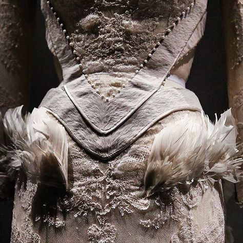 COUTURE @metmuseum #nyc Feather Fashion Couture, Elsa Schiaparelli Skeleton Dress, Schiaparelli Skeleton Dress, Manus X Machina, Feather Avant Garde Fashion, Givenchy Haute Couture, Fashion Collection Inspiration, Haute Couture Embroidery, Gowns Dresses Elegant