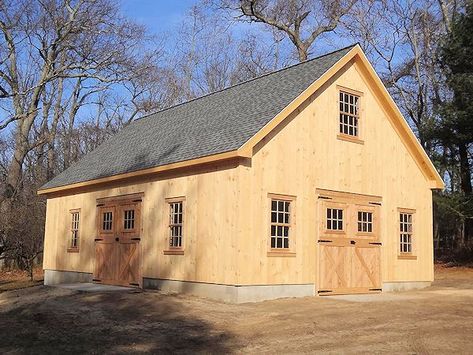 40x60 Pole Barn, Barn With Loft, Home Minecraft, Small Barn Plans, Mobile Home Bathroom Remodel, Small Barn House, Farm Homes, Farm Style House, Mobile Home Bathroom