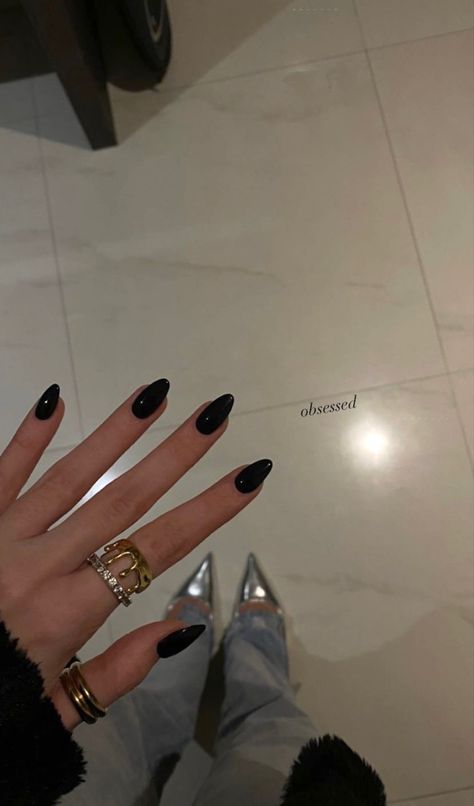 Acrylics To Go With Black Dress, Nails To Match With Black Dress, Black Nail Prom, Formal Nails With Black Dress, Prom Nail Ideas For Black Dress, Black Nail Designs Prom, Black Prom Dress Nails, Prom Black Nails, Full Black Nails