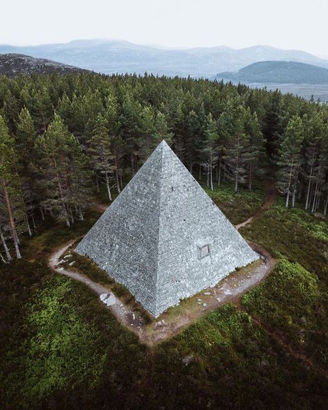 The Great Planet ™ on Instagram: “Anybody know why this giant pyramid on a hill surrounded by pine trees in the Cairngorms exists?  Credits: @jack_anstey.  Tag:…” Scotland Bucket List, Balmoral Castle, Grace And Truth, Ancient Pyramids, Scene Ideas, Cairngorms National Park, Royal Residence, Destination Voyage, Walk In The Woods