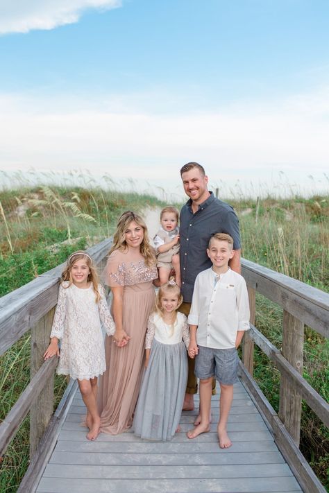 Family photos at St Augustine Beach in Florida with Captured by Colson photography. Family of 6 does a fancy beach photo session Family At The Beach, Family Beach Pictures Older Kids, Christmas Beach Family Photos, Family Beach Pics, Beach Pictures Family, Beach Family Pictures, Beach Photoshoot Outfits Family, Beach Family Photos Outfits, Family Beach Pictures Poses