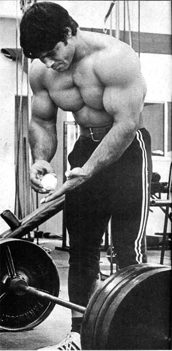 Olympic Weightlifting, Olympic Lifting, Bodybuilders Men, Mr Olympia, Body Builder, Arnold Schwarzenegger, Bodybuilding Motivation, Bodybuilding Workouts, In The Gym