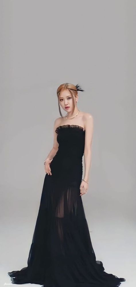 Rose In Dress Blackpink, Rosé Black Dress Blackpink, Rosé Dress Outfit Blackpink, Rose In Black Dress Blackpink, Blackpink Rose Black Dress, Rosé In Dress, Rose Blackpink Dress Outfit, Rose Model Blackpink, Black Pink Rose Outfit