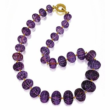 jewellery ||| sotheby's n08519lot3qtc3en Gold Wreath, Fantasy Closet, International Jewelry, Purple Jewelry, Necklace Display, Hourglass Shape, Amethyst Jewelry, Amethyst Beads, Vintage Jewellery