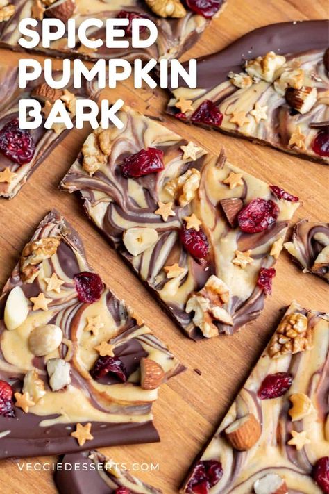 Pumpkin Guts Recipe, Homemade Christmas Gifts Food, Pumpkin Bark, Halloween Bark Recipes, Healthy Portable Snacks, Almond Bark Recipes, Nuts And Dried Fruit, Thanksgiving Chocolates, Vegetable Cake