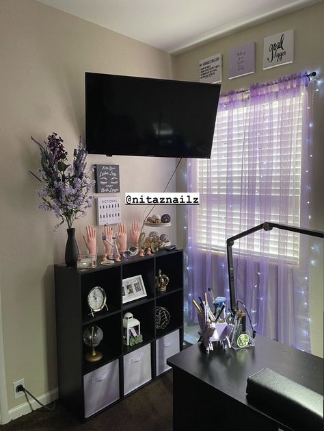 Nail Studio Ideas, Beauty Room Ideas Salon At Home, Home Nail Salon Ideas Small Spaces, Beauty Room Ideas Salon, Make A Living Room Cozy, Modern Elegant Living Room, Nail Room Decor Ideas, Nail Room Ideas Home, Home Nail Salon Ideas