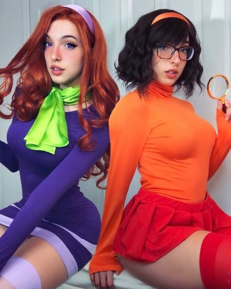 Steampunk Halloween Costumes, Velma Cosplay, Velma Scooby Doo, Daphne And Velma, Velma Dinkley, Daphne Blake, Duo Halloween Costumes, Amazing Cosplay, Cute Cosplay