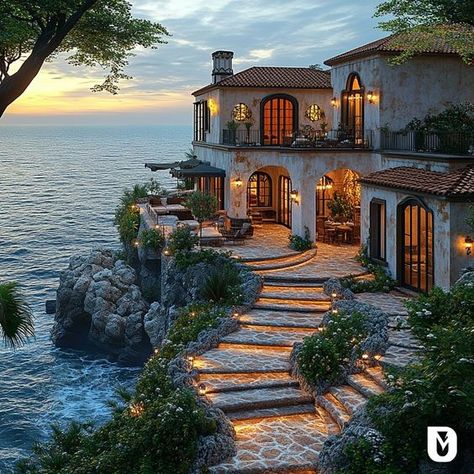 Italian Villa By The Sea, Italian House Architecture, Italian Costal House, Home Italian Style, Italian Villa Mansion, Houses By The Ocean, Italian Houses Aesthetic, Dream House Mediterranean, Medditeranean Villa