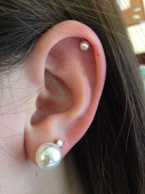 Pearl Stud Cartilage Piercing Second Ear Piercing, Triple Helix, Round Cut Diamond Earrings, Ear Piercings Chart, Double Ear Piercings, Helix Jewelry, Helix Piercings, Forward Helix Piercing, Pretty Ear Piercings