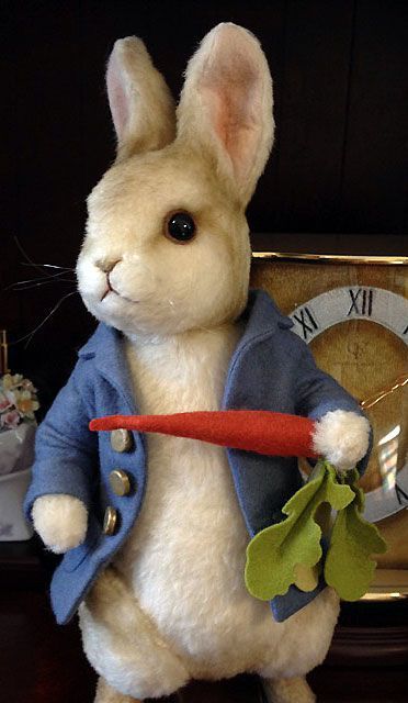 Joni Express : Photo Beatrice Potter, Somebunny Loves You, Here Comes Peter Cottontail, Peter Rabbit And Friends, Peter Cottontail, Easter Parade, Bunny Art, Funny Bunnies, Hoppy Easter