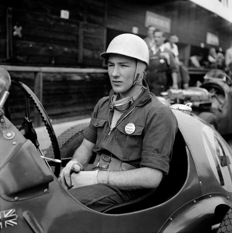 Stirling Moss, Ferrari F12berlinetta, Vintage Helmet, Grand Prix Racing, Italian Grand Prix, Gilles Villeneuve, Monaco Grand Prix, Formula 1 Car, F1 Racing