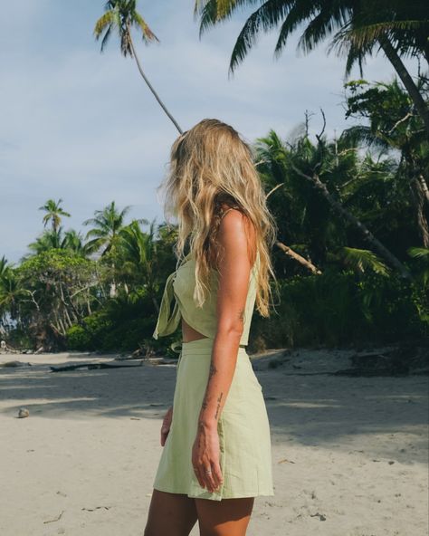 Surfer girl style Surfer Outfits Girl, Surfer Girl Aesthetic Outfit, Surfer Girl Style Outfits, Surfer Outfit, Surfer Girl Aesthetic, Surf Dress, Surfer Vibe, Surf Girl Style, Curated Closet