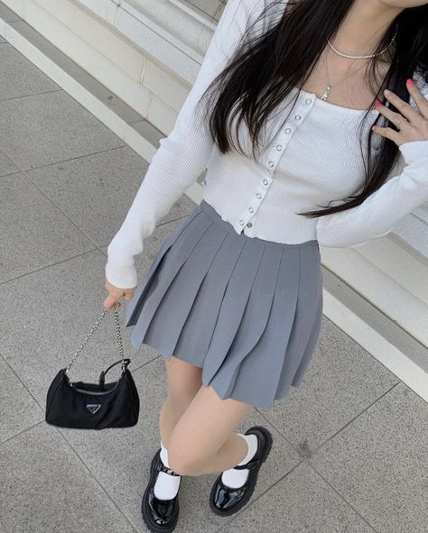 Rok Mini, Rock Outfit, Miniskirt Outfits, Korean Outfits, Fashion Fits, Casual Style Outfits, Asian Fashion, Skirt Outfits, Daily Outfits