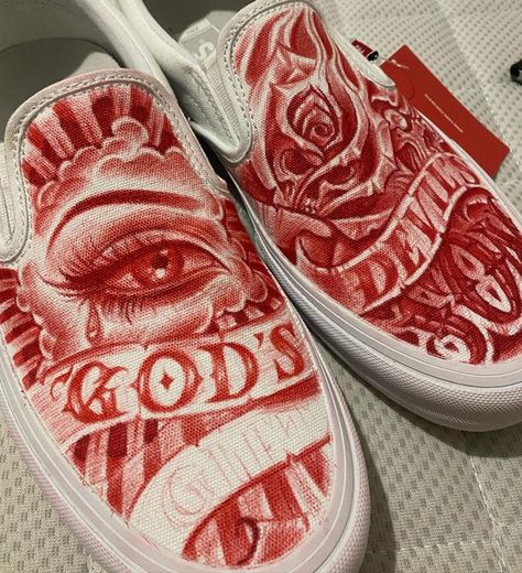 Shoe Customization Ideas, Diy Vans, Shoe Art Designs, Bob Marley Painting, Arm Tattoos Drawing, Lion Art Tattoo, Vans Custom, Customized Shoes, Airbrush T Shirts