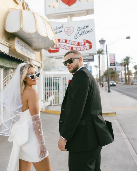 Getting Married In Vegas, Vegas Wedding Dress Ideas, Vegas Looks, Vegas Elopement Dress, Vegas Elopement Ideas, Elopment Ideas, Wedding In Vegas, Vegas Themed Wedding, Delta Dawn