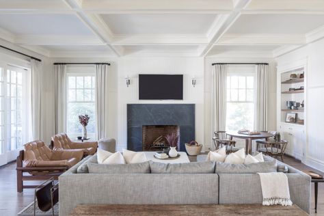 Inspired Interiors: Elevated in Jersey Timeless Living Room, Window Treatments Living Room, Interior Design Photos, Bright Homes, Window Room, Living Room Windows, Livingroom Layout, Shop Interiors, Formal Living Rooms