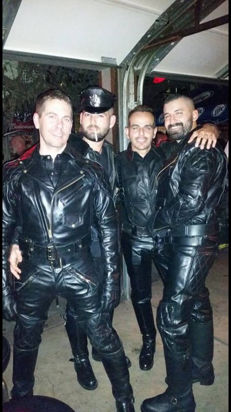 Leather Fashion Men, Bike Leathers, Mens Leather Clothing, Leather Suit, Mens Leather Pants, Leather Gear, Men In Black, Leather Jeans, Leather Wear