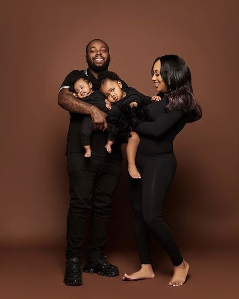 Glam Family Photoshoot Studio, Glam Family Photoshoot, Black Family Photoshoot, Twin Daughters, Maternity Photo Outfits, Family Photoshoot Poses, Maternity Photoshoot Poses, Family Photoshoot Outfits, Black Family