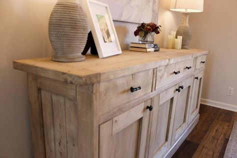 White Oak Sideboard Buffet, White Wash Tv Stand, Light Wood Sideboard, White Oak Sideboard, Sideboard Diy, White Sideboard Buffet, Age Wood, Diy Sideboard, Sideboard Styles