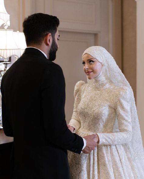 Hijabi Engagement Dress, Turkish Engagement, Hijabi Wedding Dress, Turkish Wedding Dress, Turkish Bride, Style Hijab Simple, Malay Wedding Dress, Hijabi Wedding, Bridal Hijab Styles