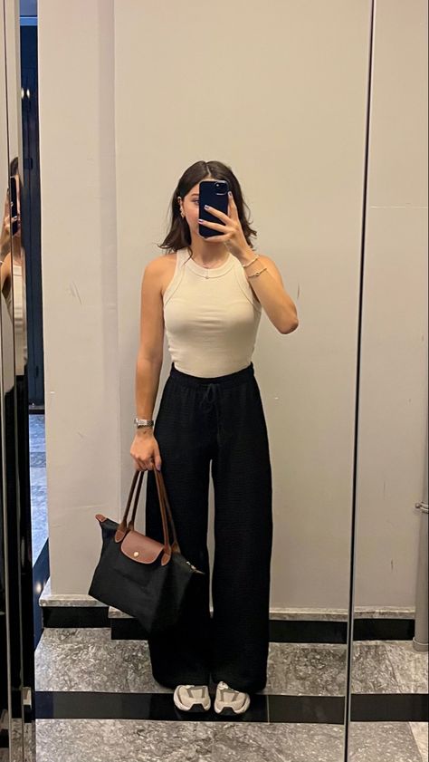 Everyday Casual Outfits, Effortlessly Chic Outfits, Everyday Fashion Outfits, Casual Day Outfits, Quick Outfits, Easy Trendy Outfits, Casual Chic Outfit, Basic Outfits, Casual Style Outfits