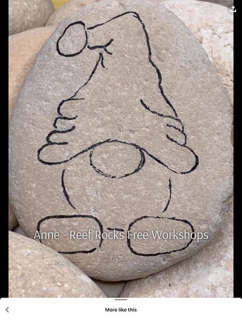 Rock Painting Ideas Gnomes, Painted Rock Gnomes, How To Paint Gnomes, Rock Painting Patterns Templates, Gnome Rock Painting Ideas, Gnome Rock Painting, Gnome Rocks, Rock Crafts Diy, Christmas Pebble Art