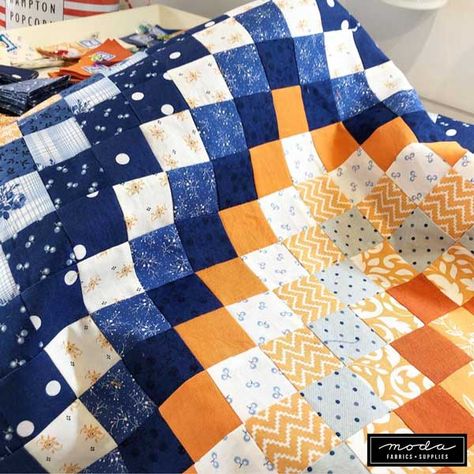 Quilts To Make, Blue Quilt Patterns, Trip Around The World Quilt, Hooking Rugs, Around The World Quilt, Orange Quilt, Blue Quilt, Lap Quilts, Orange Baby