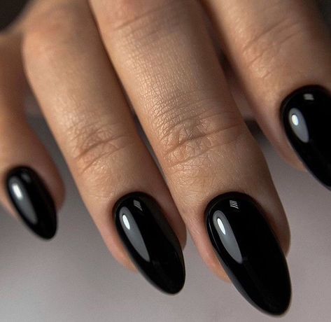 Round Black Acrylic Nails, Plain Black Almond Nails, Dark Round Nails, Black Nails Oval, Black Oval Acrylic Nails, Almond Nails Dark Colors, Black Almond Nails Short, Dark Oval Nails, Oval Black Nails