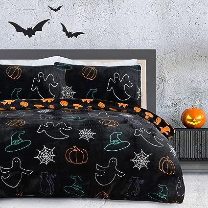 Sleepdown Halloween Spooky Ghost Black Orange Flannel Fleece Reversible Duvet Cover Quilt Bedding Set with Pillowcase Warm Soft Easy Care Bed Linen - Single (135cm x 200cm) Spooky Bedroom Decor, Spooky Bedroom, Orange Flannel, Halloween Bedding, Fluffy Bedding, Reversible Duvet Covers, Spooky Ghost, Duvet Bedding Sets, Halloween Spooky