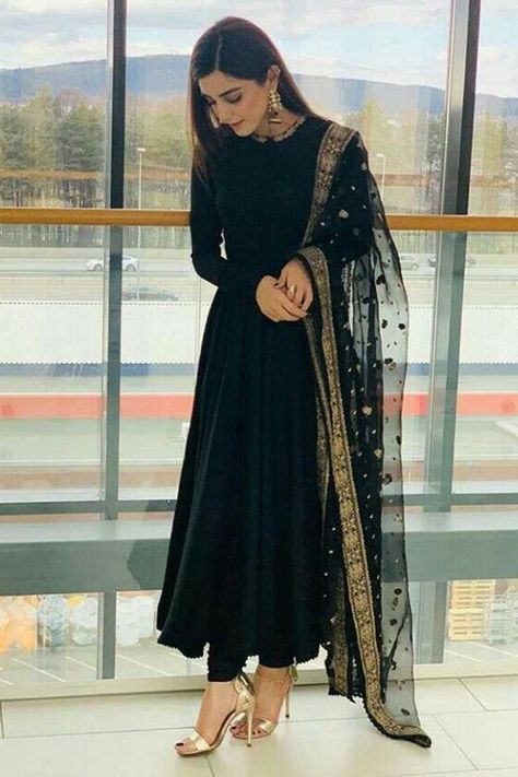 86109d400f0ed29e840b47ed72777c84 Black Eid Outfits, Maya Ali, Zari Work, Anarkali Suit, Outfit Idea, Anarkali, Amazing Things, Black