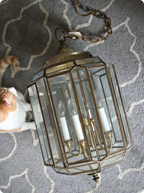 Painting Brass Fixtures, Painting A Light Fixture, Upcycle Light Fixture, Brass Light Fixture Makeover, Refurbished Chandelier, Glass Chandelier Makeover, Paint Light Fixture, Antique Brass Spray Paint, Stairwell Light Fixture