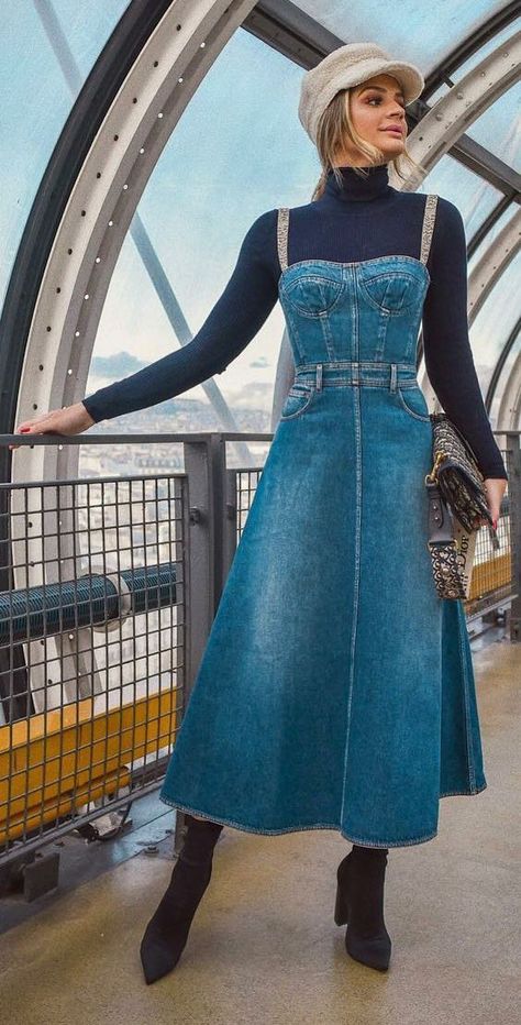 Demin Dress Outfit, Outfit Informal, 70s Outfits, Denim Dresses, Stylish Work Attire, Fall Dress Outfit, Upcycled Fashion, Jeans Rock, Denim Design