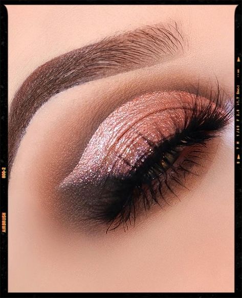 Eye Makeup - Makeup Looks Inspiration Gold Eye Shadow Look, Eye Makeup Trends, Gold Eye Shadow, Gold Eyeshadow Looks, Makeup 2016, Rose Gold Eyeshadow, Make Up Gold, App Filter, Gold Eye Makeup