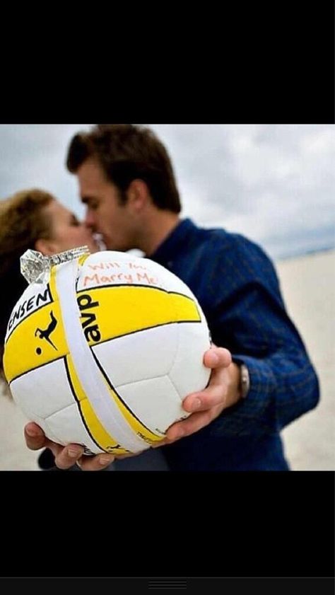 Cute volleyball proposal<3 Wedding Cute Ideas, Volleyball Cheers, Boys Like Girls, Mens Volleyball, Volleyball Quotes, Wedding Engagement Pictures, Drunk In Love, Boy Meets Girl, Win My Heart