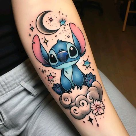 Tato Joker, Disney Stitch Tattoo, Lilo And Stitch Tattoo, Ohana Tattoo, Disney Sleeve, Stitch Tattoo, Holly Marie, Disney Tattoo, Geniale Tattoos