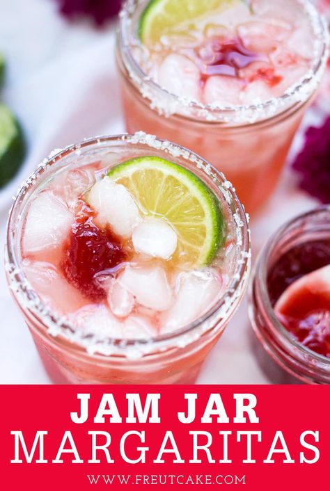 Jam Jar Margaritas • Freutcake Homemade Margaritas, Easy Jam, Best Summer Cocktails, Margarita On The Rocks, Special Drinks, Perfect Summer Drink, Slice Of Lime, Jam Jars, Strawberry Margarita