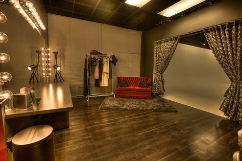 Makeup Room Interior Design, Makeup Studio Design, Makeup Studio Ideas, Makeup Studio Decor, Room Studio, Studio Rental, Makeup Room Decor, Beauty Room Decor, Studio Interior Design