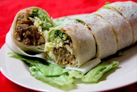 Popiah Tomato Chicken Salad, Wrap Chicken, Blt Wraps, Chicken Blt, Salad Wrap, Chicken Salad Wrap, Tomato Chicken, Chicken Wrap, Salad Wraps