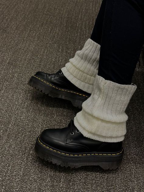 Leg Warmers Doc Martens Boots, Low Doc Martens With Leg Warmers, Loafer Boots Outfit, Docs Shoes Outfits, Leg Warmers Over Doc Martens, Doc Martins With Leg Warmers, Socks For Dr Martens, Mr Martens Boots Outfit, Doc Marten Leg Warmer